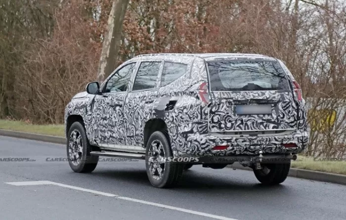 SUV 7 chỗ Mitsubishi Pajero Sport thế hệ mới chính thức lộ diện