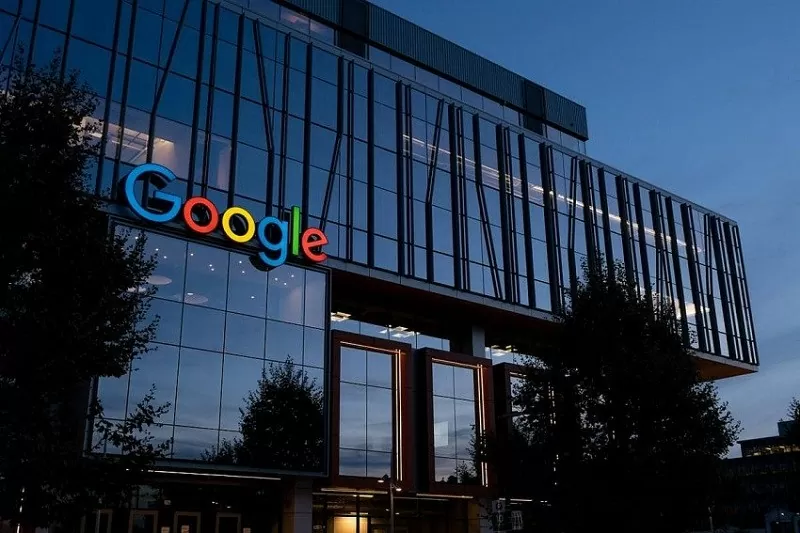 Google tính phí lên đến 30% với các nhà phát triển ứng dụng trên Google Play Store. Google tính phí lên đến 30% với các nhà phát triển ứng dụng trên Google Play Store.