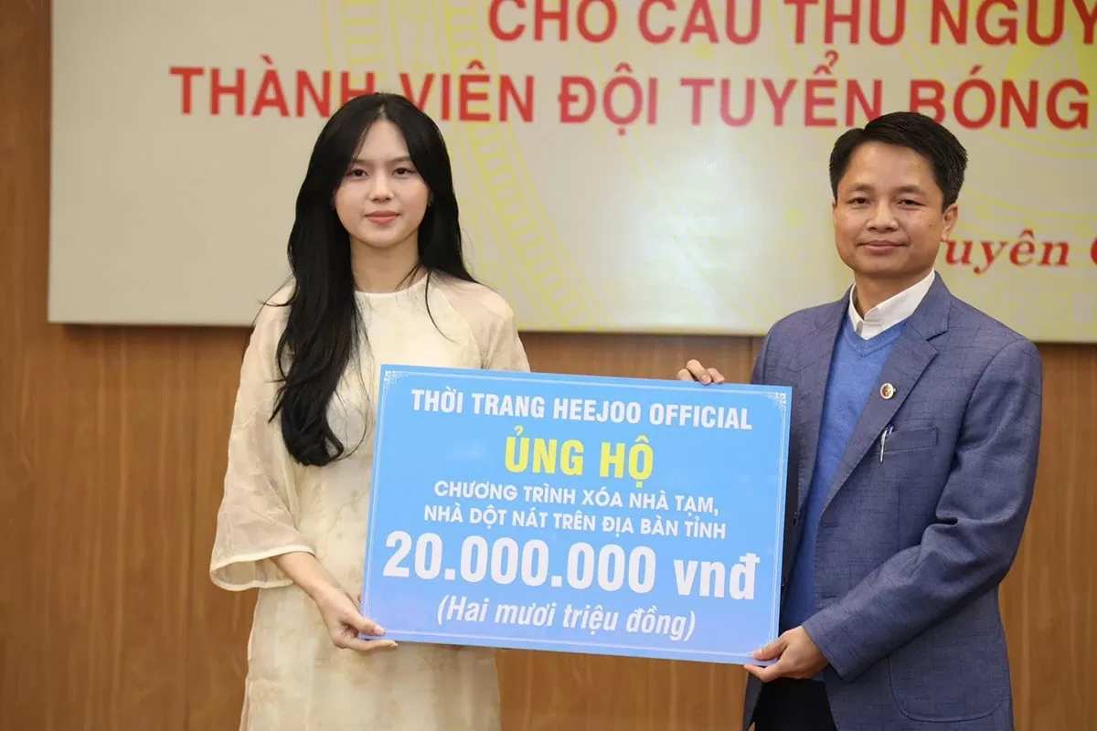 Tuyển thủ Việt Nam trở về quê nhà chung tay ủng hộ đồng bào có hoàn cảnh khó khăn Tuyển thủ Việt Nam trở về quê nhà chung tay ủng hộ đồng bào có hoàn cảnh khó khăn
