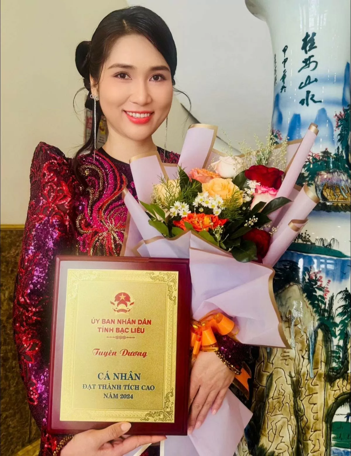 NSƯT Như Huỳnh được vinh danh Cá nhân đạt thành tích cao năm 2024.