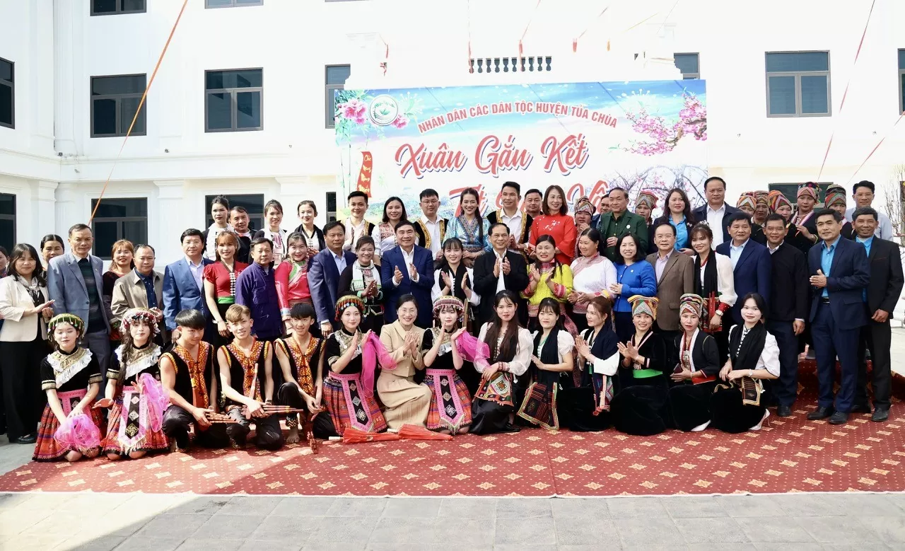 Phó Thủ tướng Bùi Thanh Sơn vui Tết sum vầy cùng Đảng bộ, chính quyền, nhân dân các dân tộc huyện Tủa Chùa, tỉnh Điện Biên - Ảnh: VGP/Minh Ngọc