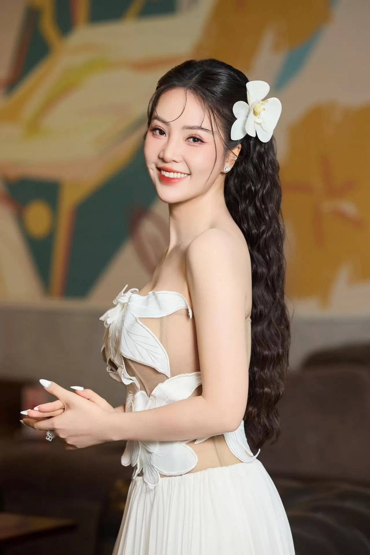 Á hậu Thụy Vân