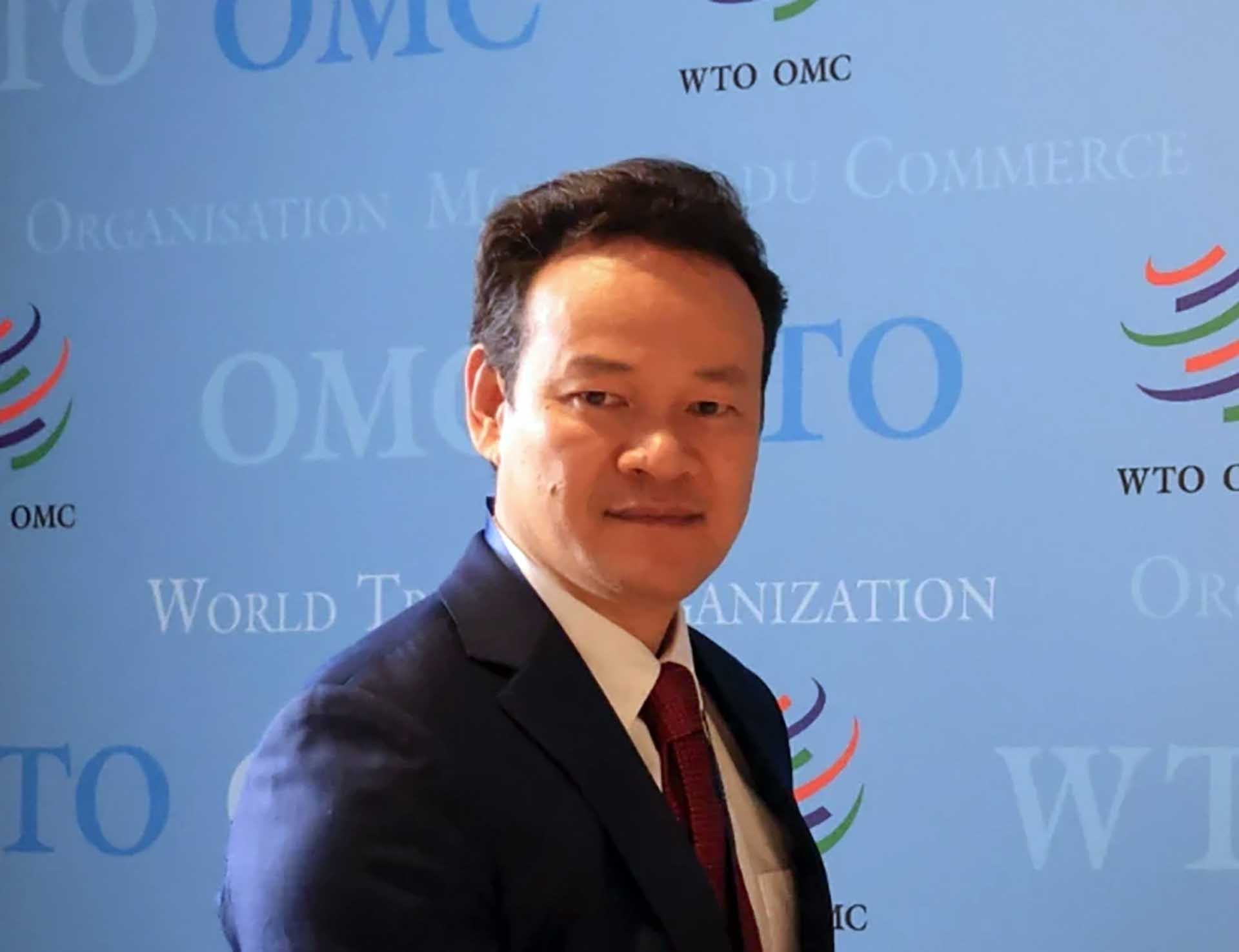 Đại sứ, Trưởng Phái đoàn đại diện thường trực Việt Nam tại Geneva, Thụy Sỹ Mai Phan Dũng.