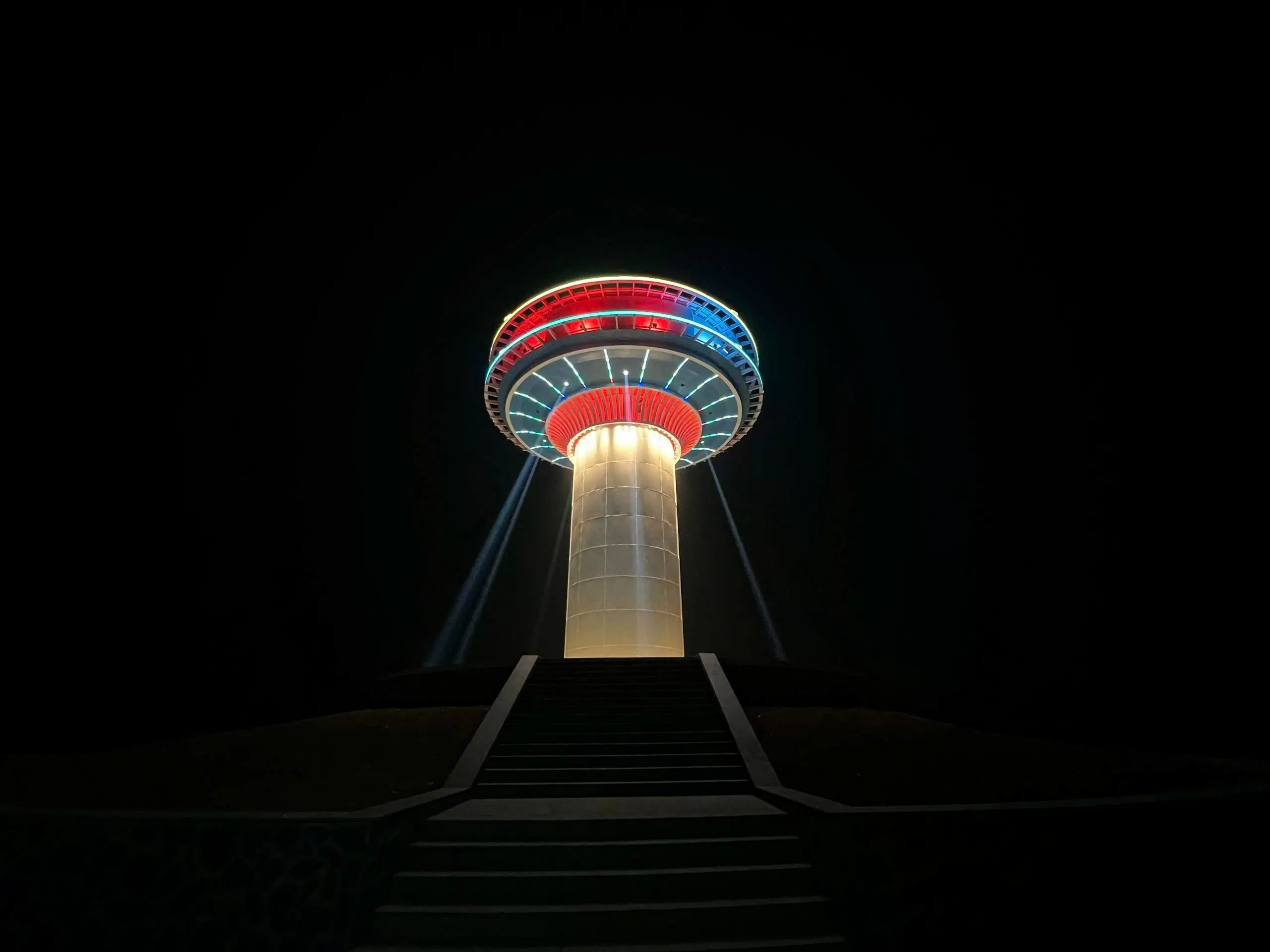 Cùng hái sao trời trên công trình 10 tỷ. Cùng hái sao trời trên công trình 10 tỷ.