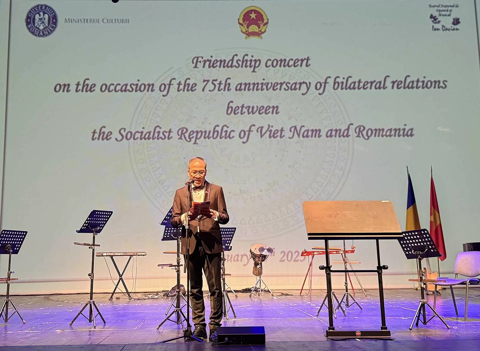 Niềm tin, khát vọng tỏa sáng tương lai mối quan hệ hữu nghị hợp tác Việt Nam-Romania Niềm tin, khát vọng tỏa sáng tương lai mối quan hệ hữu nghị hợp tác Việt Nam-Romania