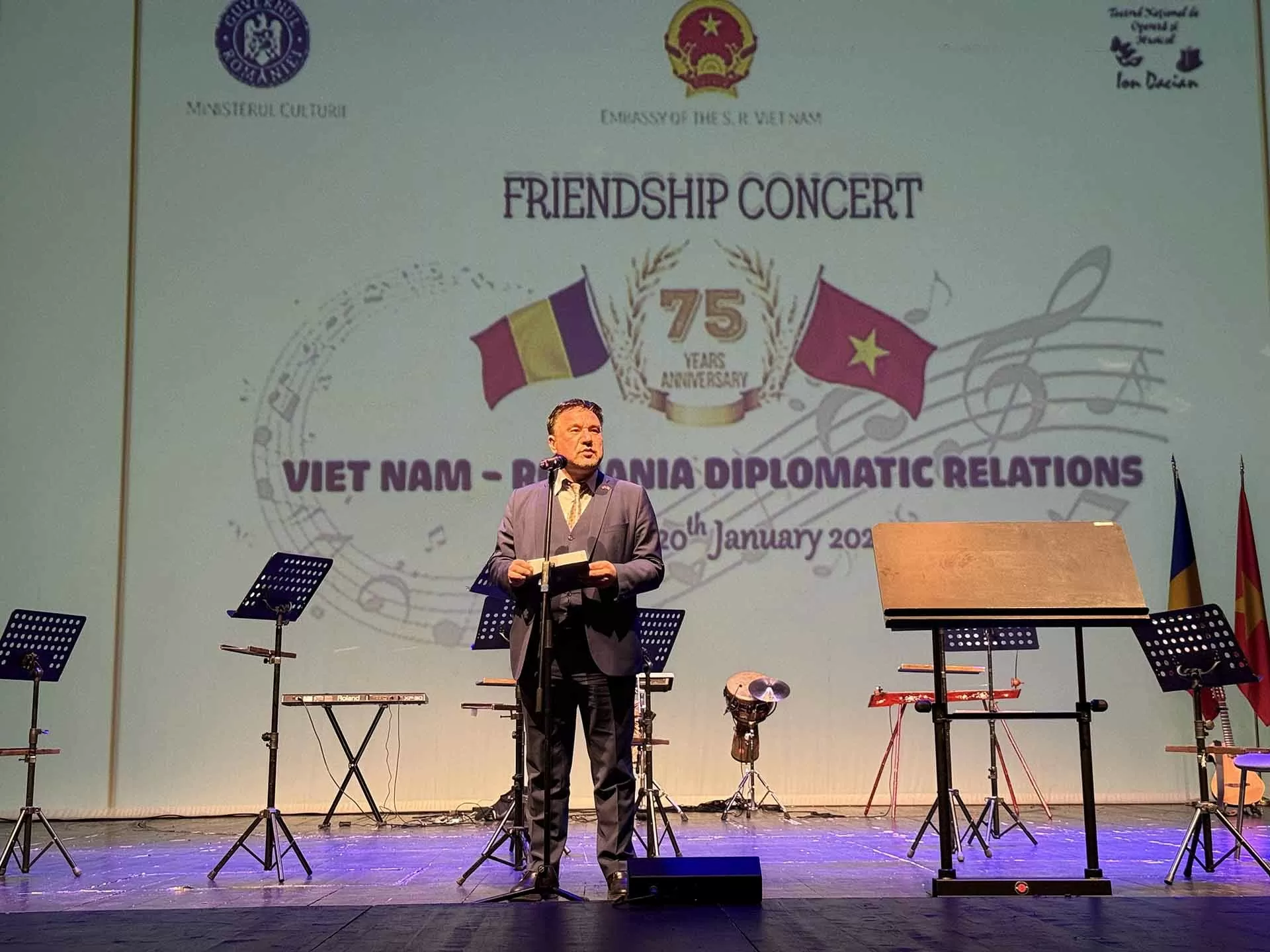 Niềm tin, khát vọng tỏa sáng tương lai mối quan hệ hữu nghị hợp tác Việt Nam-Romania Niềm tin, khát vọng tỏa sáng tương lai mối quan hệ hữu nghị hợp tác Việt Nam-Romania