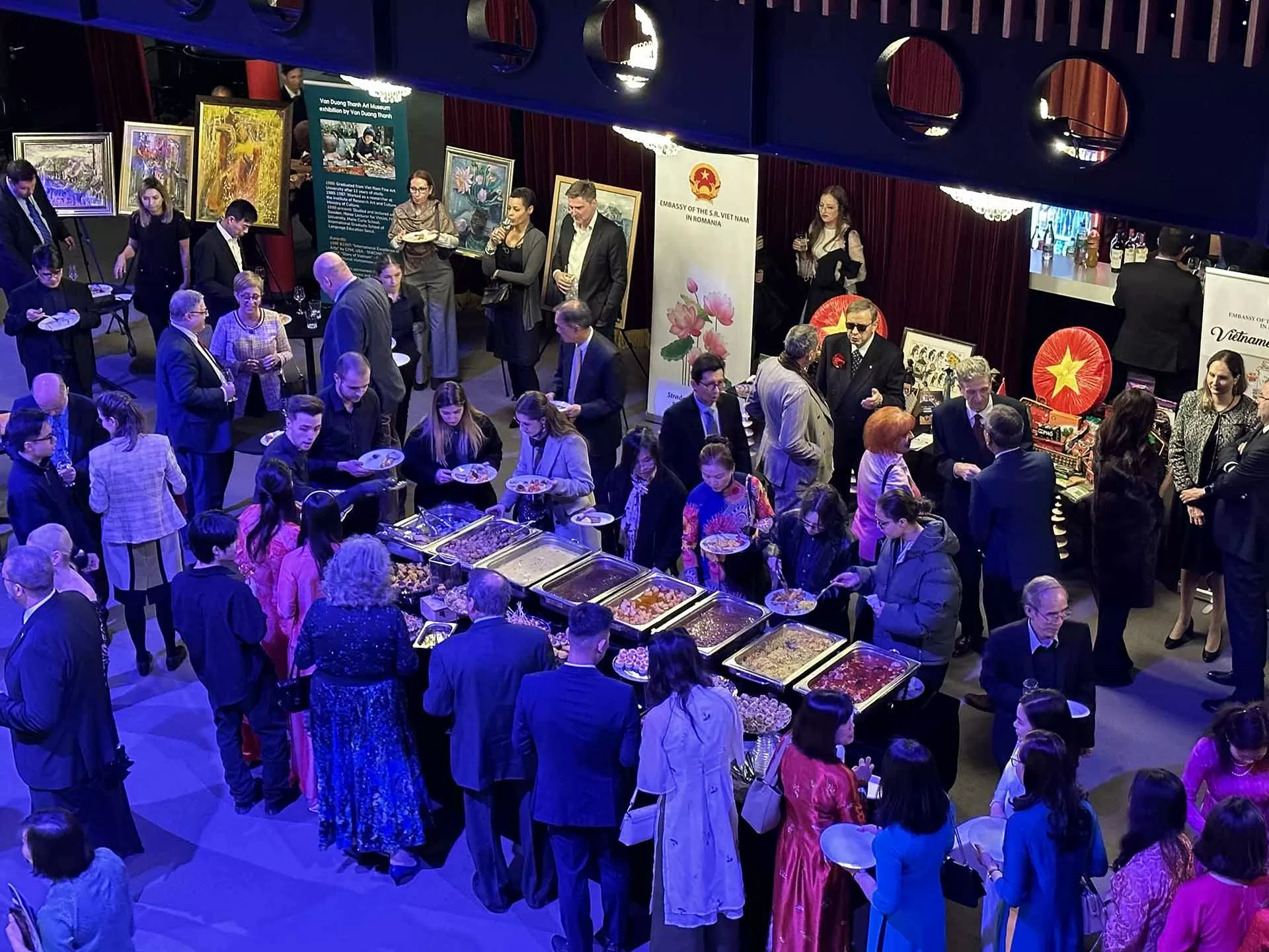 Niềm tin, khát vọng tỏa sáng tương lai mối quan hệ hữu nghị hợp tác Việt Nam-Romania Niềm tin, khát vọng tỏa sáng tương lai mối quan hệ hữu nghị hợp tác Việt Nam Romania