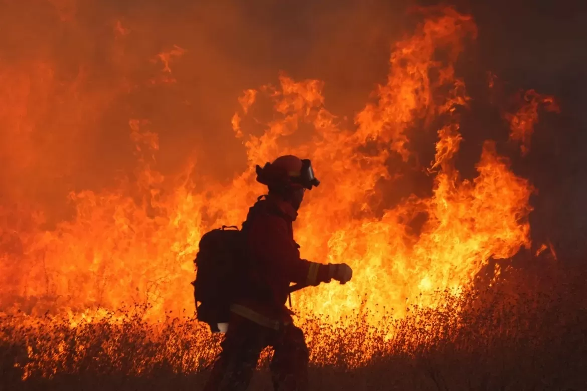 Cháy rừng ở Mỹ: ‘Bà hoả’ cũ chưa đi, 31.000 người Los Angeles phải sơ tán do đám cháy mới