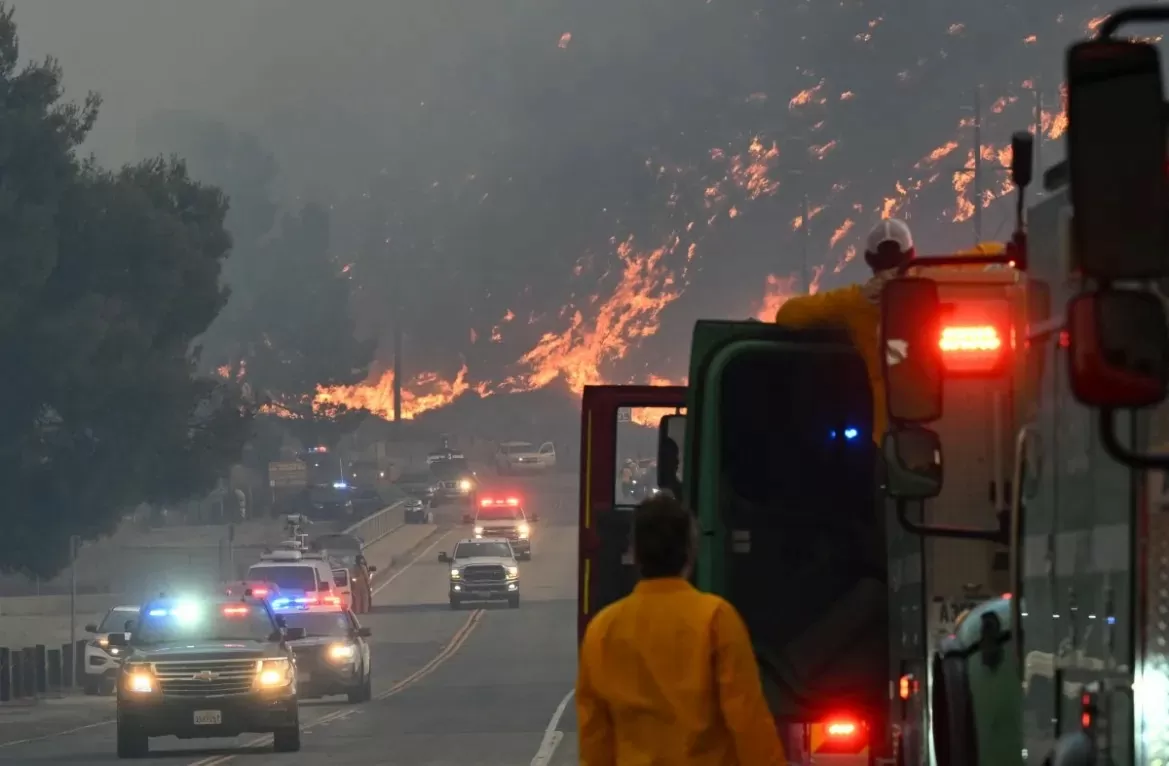 Cháy rừng ở Mỹ: ‘Bà hoả’ cũ chưa đi, 31.000 người Los Angeles phải sơ tán do đám cháy mới