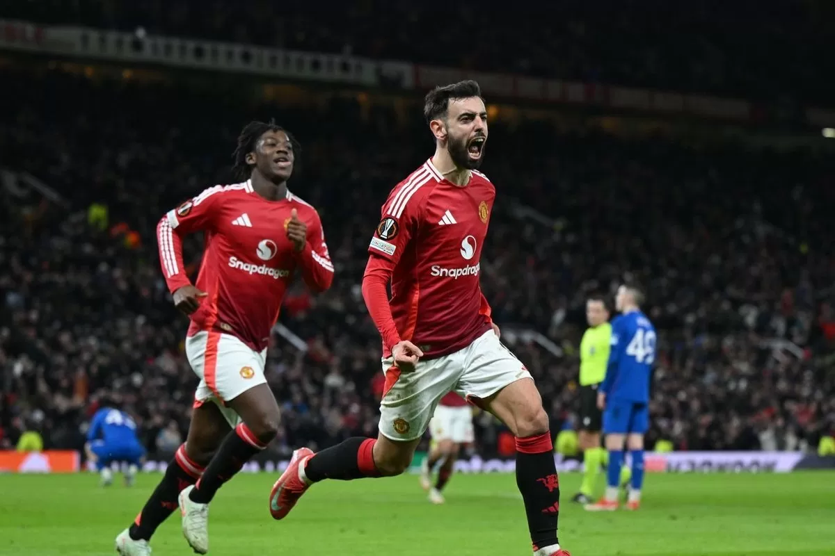 Thắng nghẹt thở, MU phá kỷ lục của Chelsea và Arsenal Thắng nghẹt thở, MU phá kỷ lục của Chelsea và Arsenal
