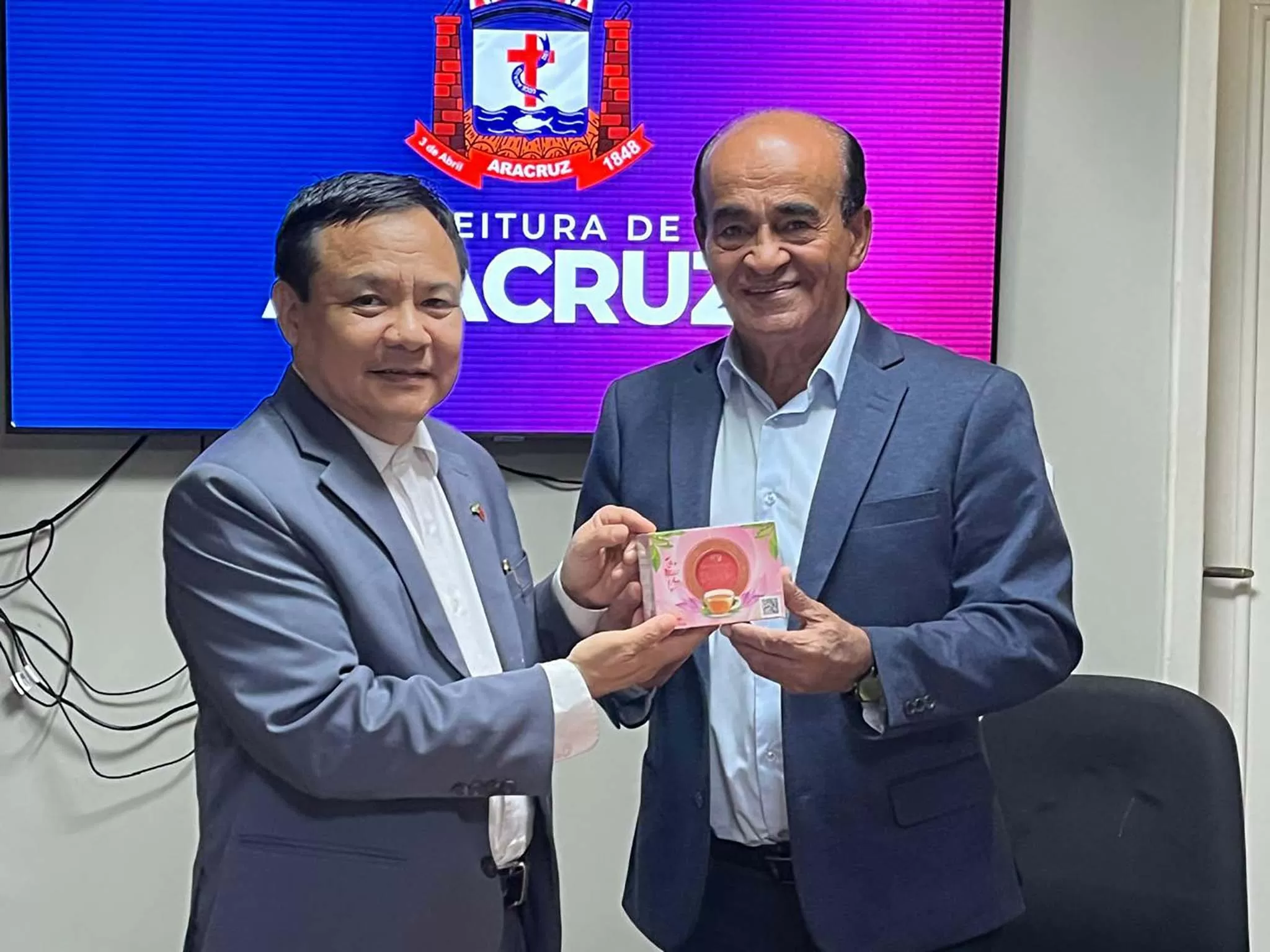 Đại sứ Bùi Văn Nghị thăm làm việc tại bang Espirito Santo: Vùng đất đầy tiềm năng Đại sứ Bùi Văn Nghị thăm làm việc tại bang Espirito Santo: Vùng đất đầy tiềm năng