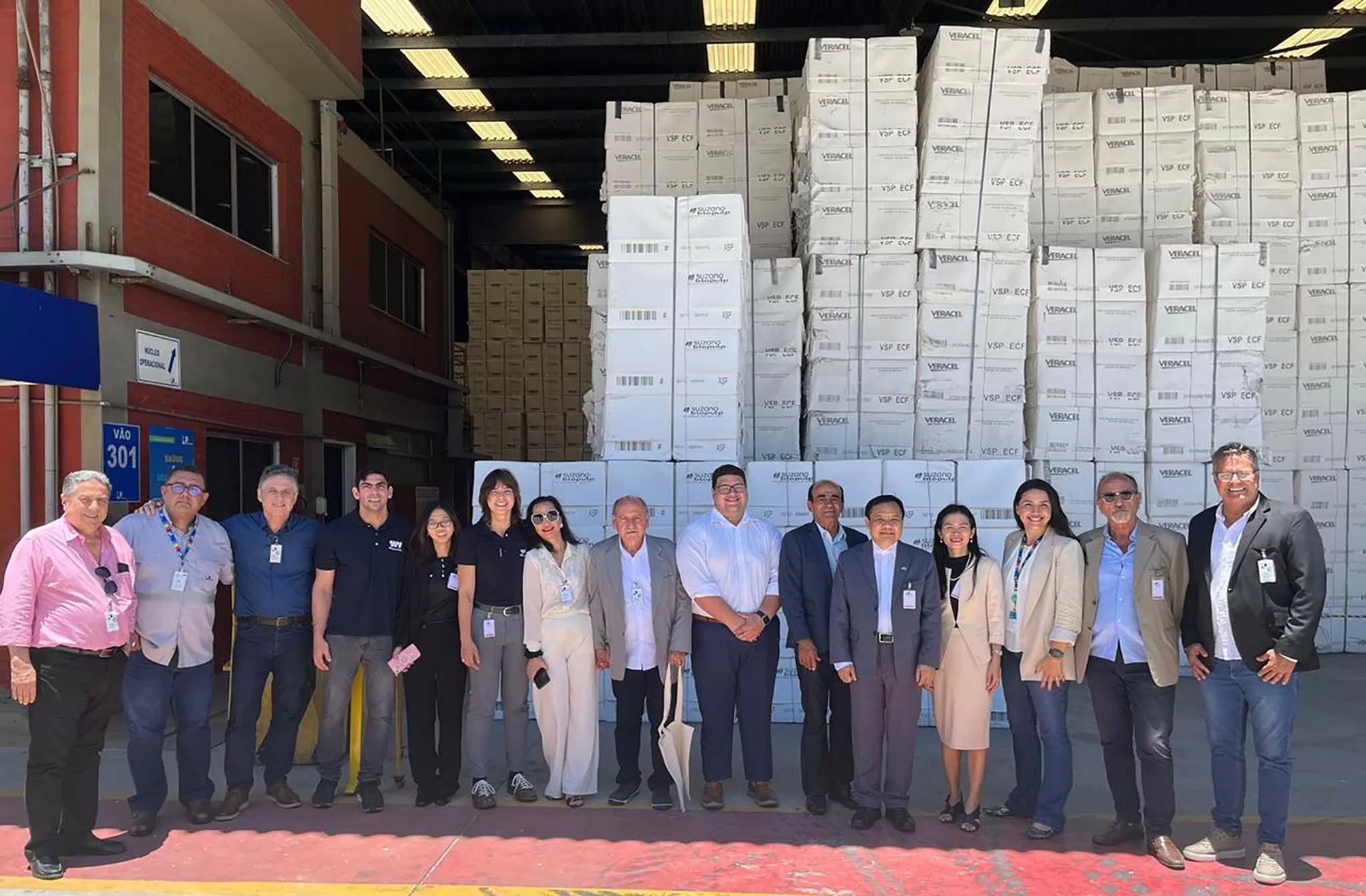 Đại sứ Bùi Văn Nghị thăm làm việc tại bang Espirito Santo: Vùng đất đầy tiềm năng Đại sứ Bùi Văn Nghị thăm làm việc tại bang Espirito Santo: Vùng đất đầy tiềm năng