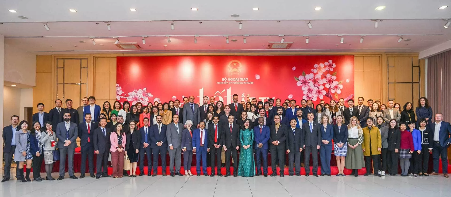 Bộ Ngoại giao gặp mặt các Cơ quan đại diện và báo chí nước ngoài thường trú tại Việt Nam nhân dịp Năm mới 2025. (Ảnh: Quang Hòa)