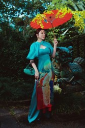 Lý Nhã Kỳ, Đỗ Thị Hà... xinh đẹp, duyên dáng khi diện áo dài Tết