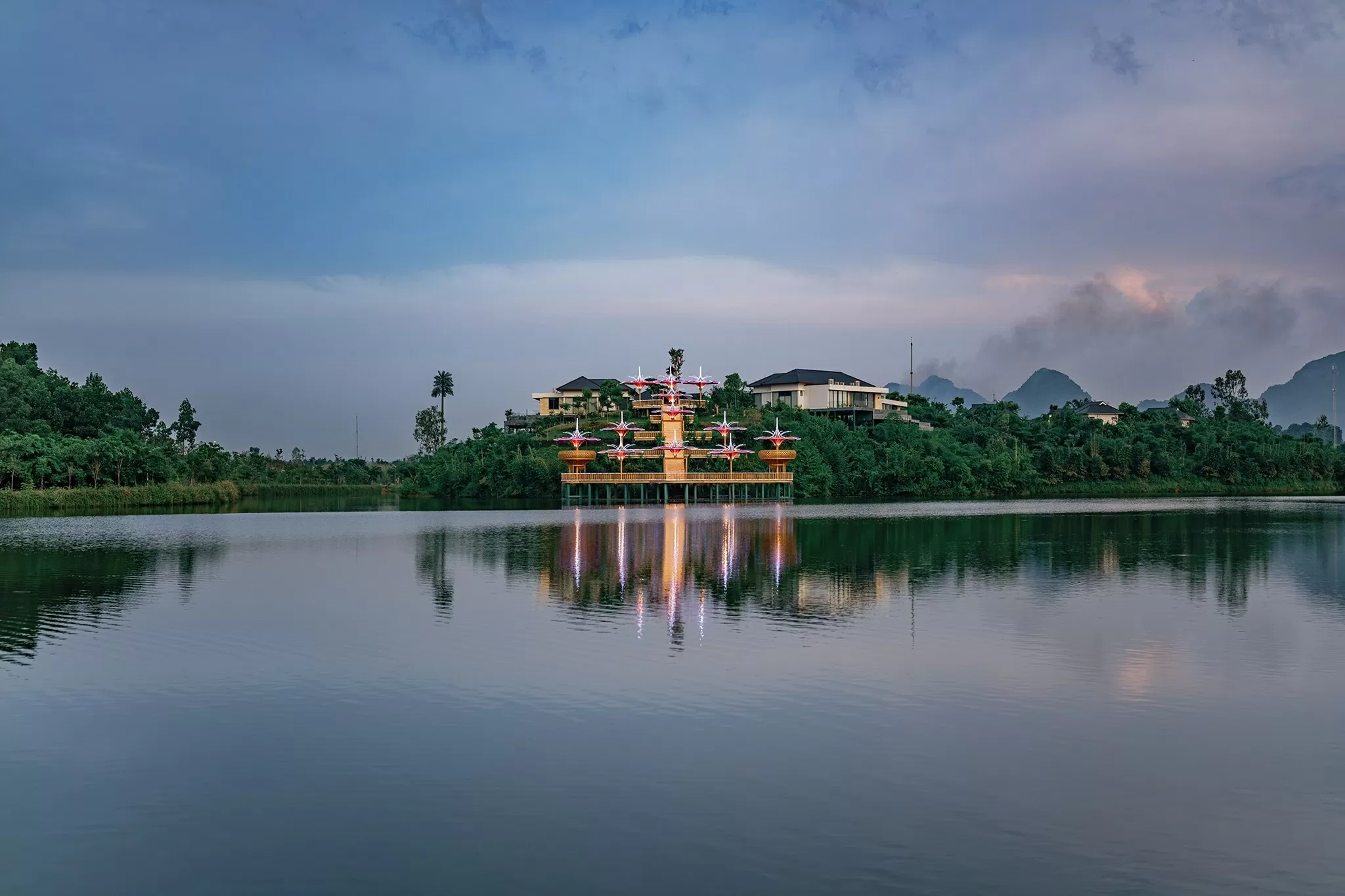 Hãy đến và khám phá “hành tinh” LAMORI mộng mơ.