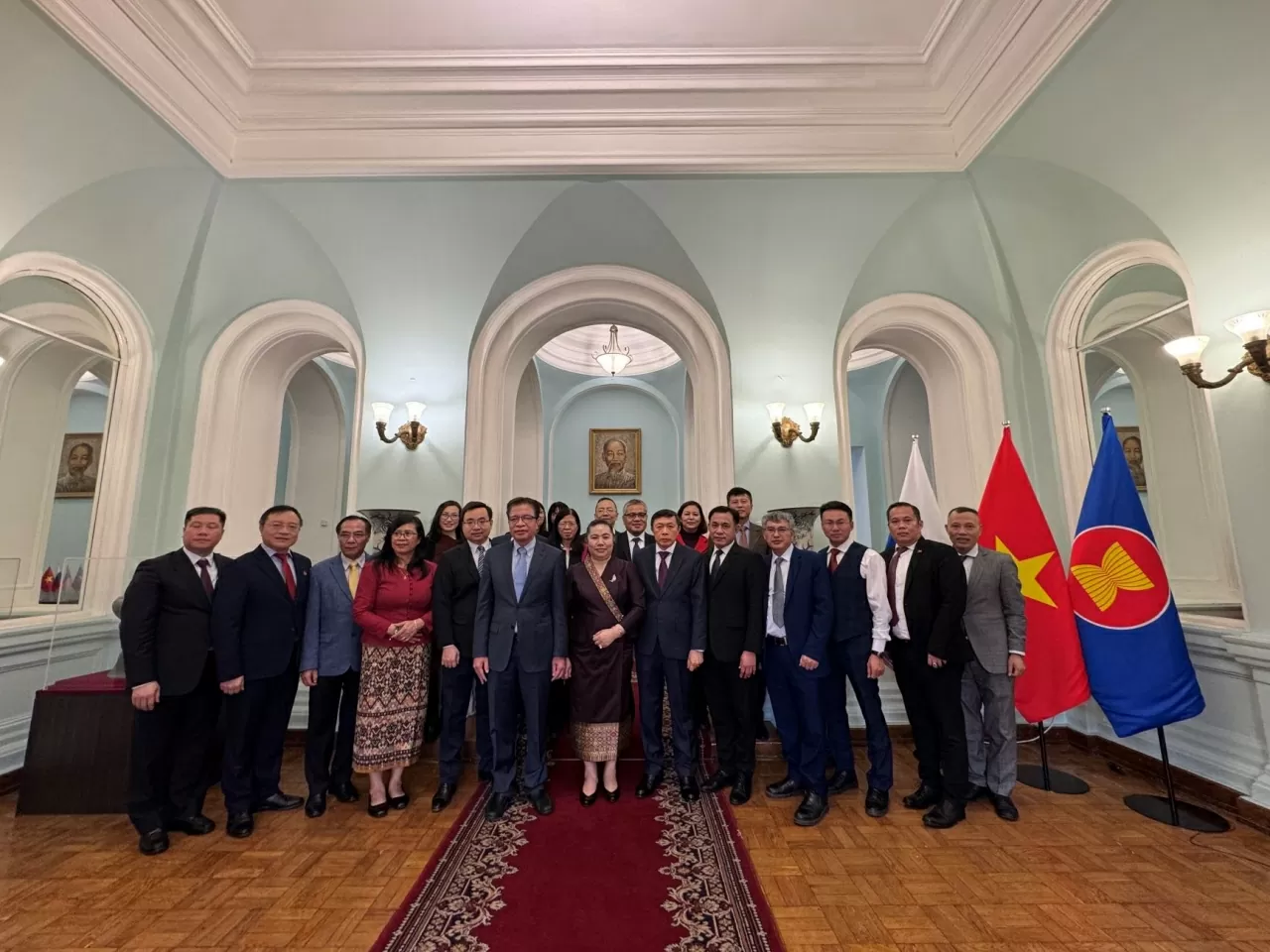 Đại sứ Lào tại Nga chúc Tết cổ truyền Ất Tỵ Đại sứ quán Việt Nam Đại sứ Lào tại Nga chúc Tết cổ truyền Ất Tỵ Đại sứ quán Việt Nam