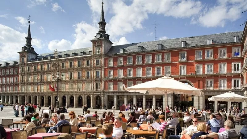 Du lịch - đòn bẩy kinh tế Tây Ban Nha Du lịch - đòn bẩy kinh tế Tây Ban Nha