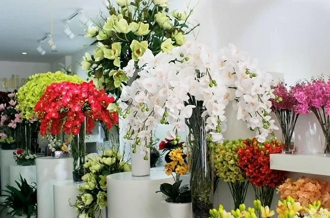 Lựa chọn hoa trưng trên bàn thờ ngày Tết sao cho phù hợp
