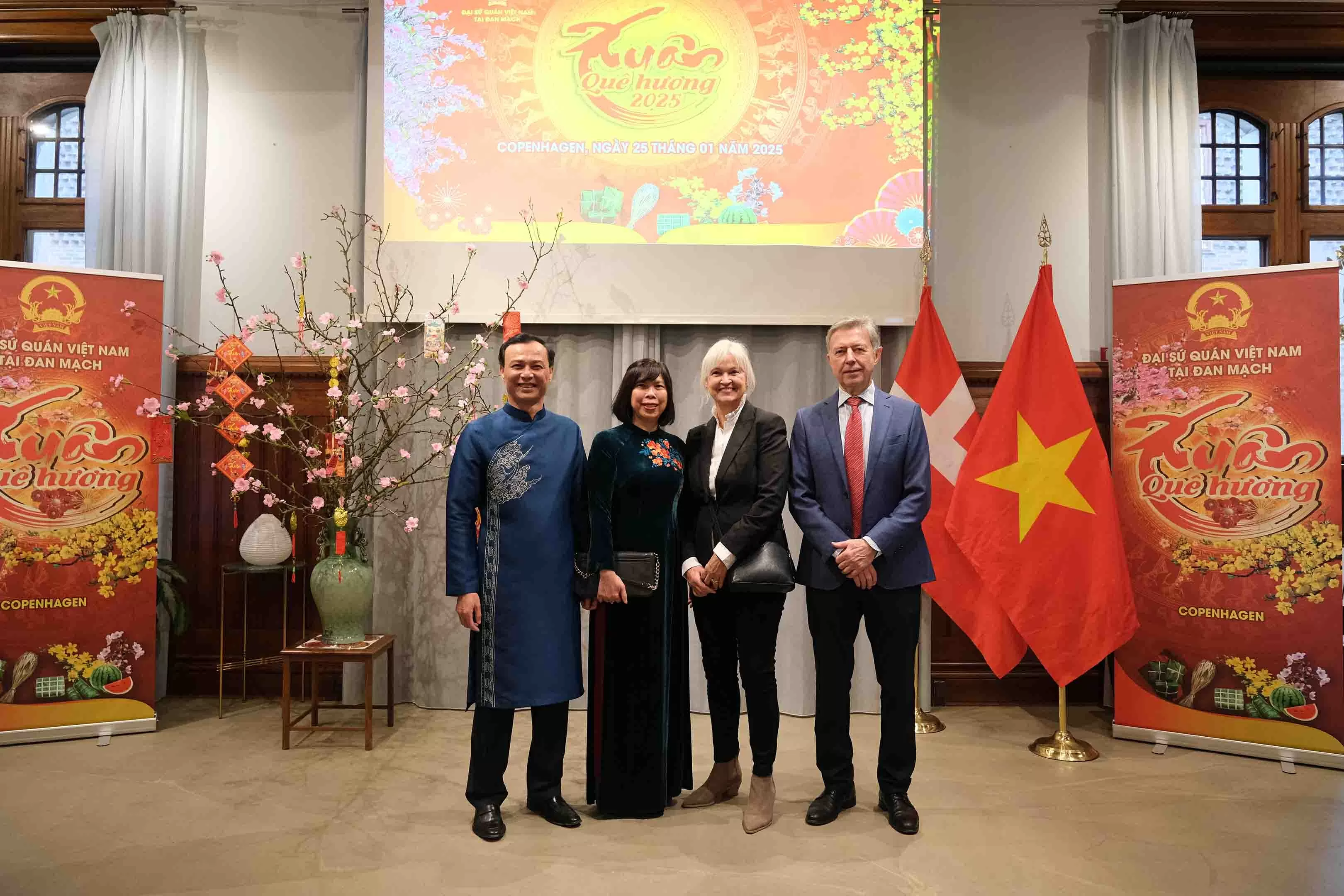 Xuân Quê hương Ất Tỵ 2025 tại Đan Mạch: Vui Tết sum vầy, hướng tới khát vọng mới Xuân Quê hương Ất Tỵ 2025 tại Đan Mạch: Vui Tết sum vầy, hướng tới khát vọng mới