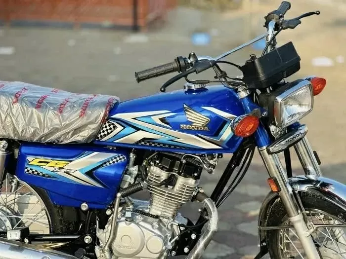 Cận cảnh xe côn tay Honda CG125 Blue ra mắt tại Pakistan, giá chỉ 19 triệu đồng