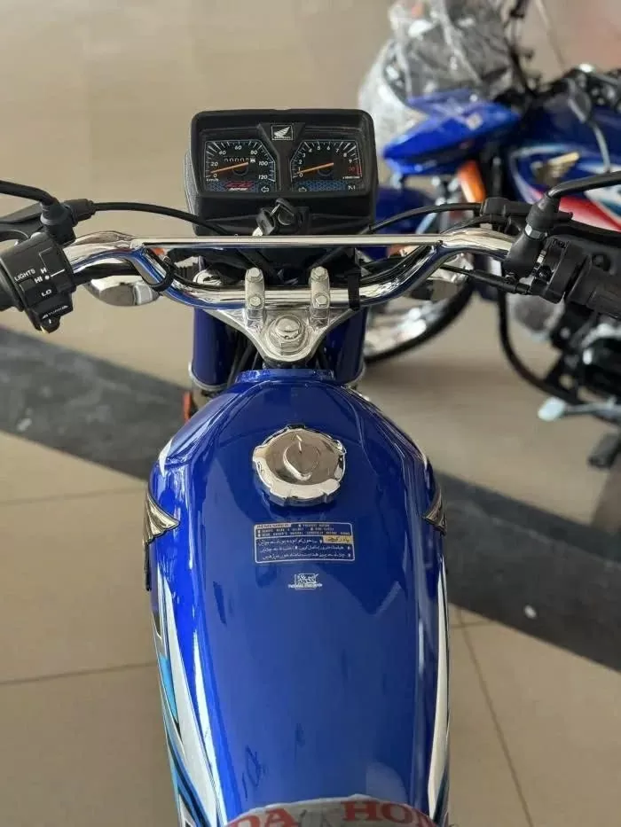 Cận cảnh xe côn tay Honda CG125 Blue ra mắt tại Pakistan, giá chỉ 19 triệu đồng
