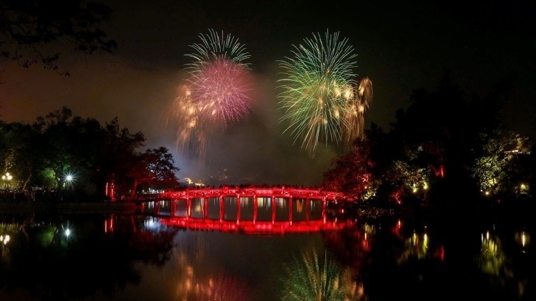 Hà Nội sẵn sàng cho màn pháo hoa chào năm mới Ất Tỵ 2025
