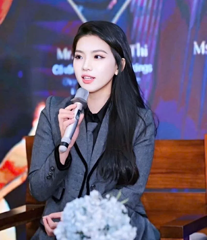 Doanh nhân Đinh Thị Ngọc Thơ chia sẻ trong buổi tọa đàm dự báo thị trường bất động sản 2025: Cơ hội và thách thức.