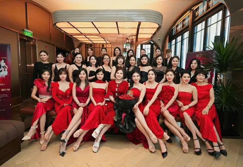 Doanh nhân Đinh Thị Ngọc Thơ luôn mong muốn xây dựng cộng đồng nữ doanh nhân triệu đô cùng đồng hành và phát triển bền vững. Doanh nhân Đinh Thị Ngọc Thơ luôn mong muốn xây dựng cộng đồng nữ doanh nhân triệu đô cùng đồng hành và phát triển bền vững.