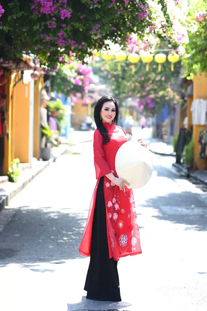 Đạo diễn Nguyễn Lan Vy: Áo dài và Tết - biểu tượng của di sản văn hóa và khát vọng phát triển Đạo diễn Nguyễn Lan Vy: Áo dài và Tết - biểu tượng của di sản văn hóa và khát vọng phát triển