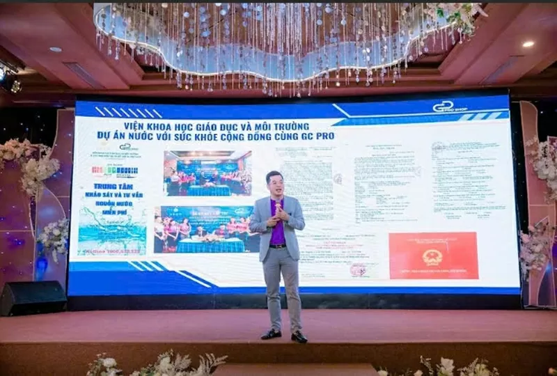 Doanh nhân Hoàng Trần Hiếu chia sẻ về Dự án nước với sức khỏe cộng đồng cùng GC PRO. Doanh nhân Hoàng Trần Hiếu chia sẻ về Dự án nước với sức khỏe cộng đồng cùng GC PRO.