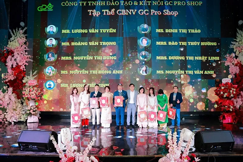 GC PRO SHOP vinh danh tập thể cán bộ, nhân viên có thành tích xuất sắc năm 2024. GC PRO SHOP vinh danh tập thể cán bộ, nhân viên có thành tích xuất sắc năm 2024.
