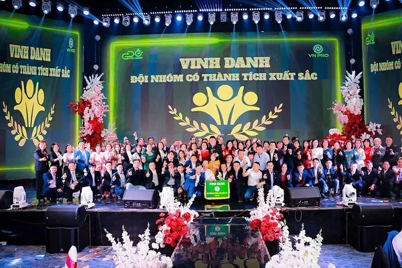 GC PRO SHOP vinh danh đội nhóm có thành tích xuất sắc năm 2024.