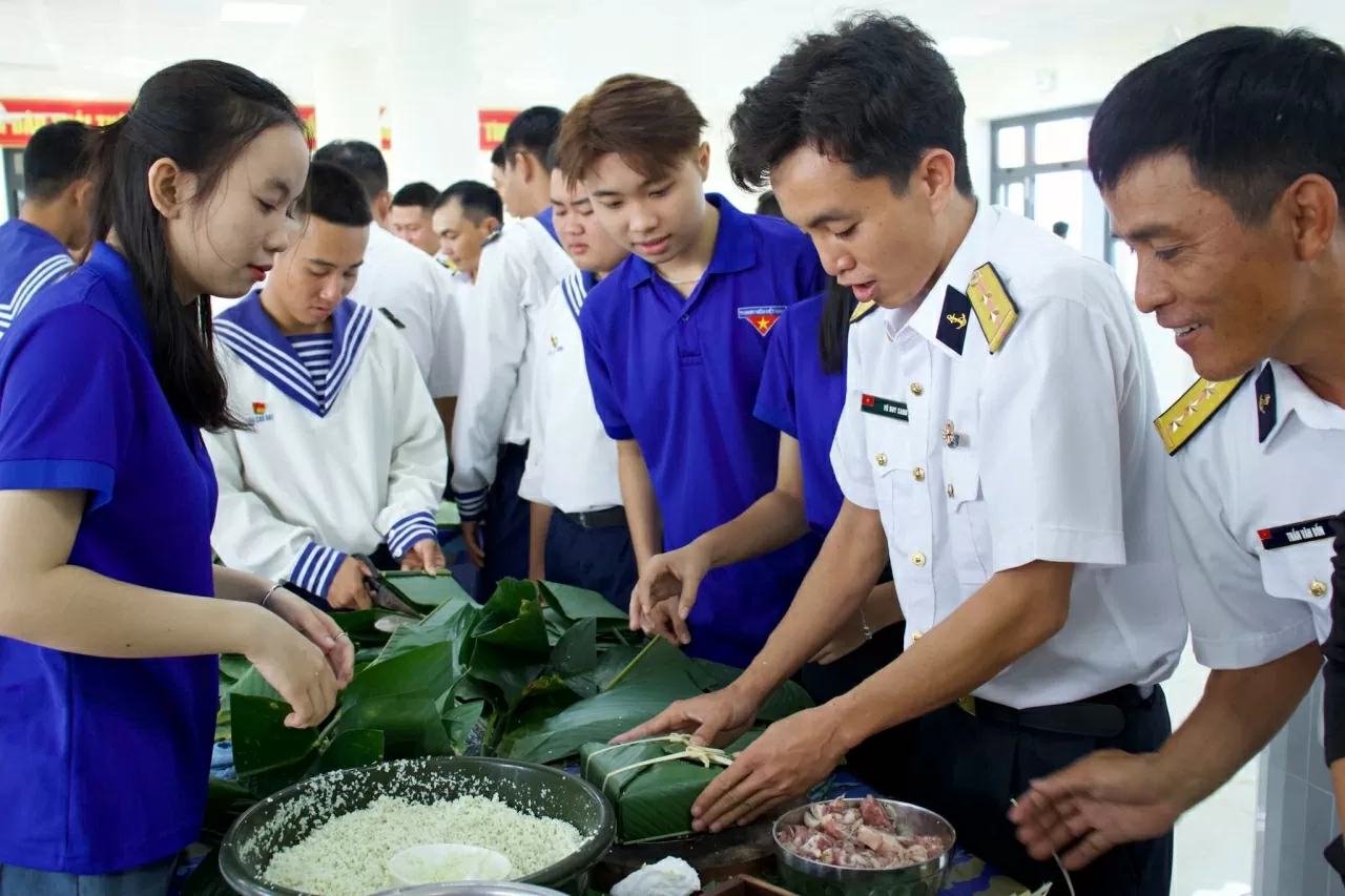 Bộ Tư lệnh Vùng 5 Hải quân: Sôi nổi Hội thi trang trí phòng đón Xuân Ất Tỵ 2025