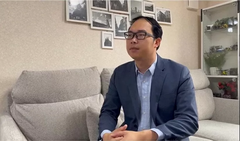 iến sĩ Nguyễn Hồng Sơn, Chủ tịch Liên hiệp hội người Việt Nam tại Nhật Bản (VUAJ) iến sĩ Nguyễn Hồng Sơn, Chủ tịch Liên hiệp hội người Việt Nam tại Nhật Bản (VUAJ)