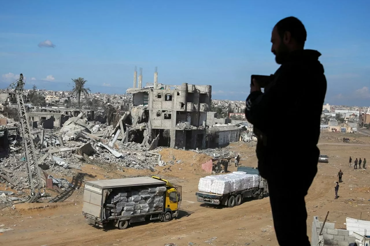 Hamas đã cáo buộc Israel trì hoãn quá trình chuyển viện trợ, đặc biệt với các mặt hàng thiết yếu cho công cuộc tái thiết Gaza như nhiên liệu, lều, máy móc hạng nặng... (Nguồn: CNN) Hamas đã cáo buộc Israel trì hoãn quá trình chuyển viện trợ, đặc biệt với các mặt hàng thiết yếu cho công cuộc tái thiết Gaza như nhiên liệu, lều, máy móc hạng nặng... (Nguồn: CNN)
