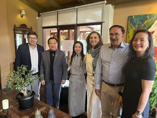 Đại sứ Bùi Văn Nghị trình Thư ủy nhiệm lên Tổng thống Bolivia Đại sứ Bùi Văn Nghị trình Thư ủy nhiệm lên Tổng thống Bolivia