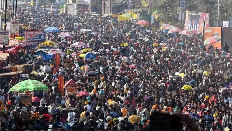 Những người hành hương tham gia lễ hội tôn giáo Kumbh Mela ở thành phố Prayagraj, Ấn Độ. (Nguồn: TTXVN)
