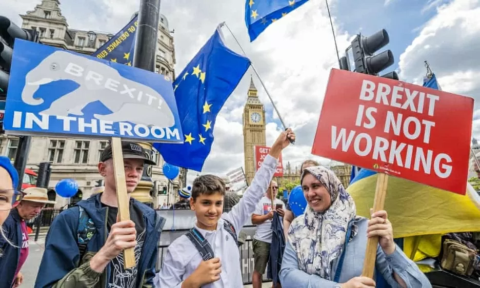 Một thập kỷ Brexit: Cổ phiếu và đồng Bảng Anh lỡ nhịp với Phố Wall và Châu Âu