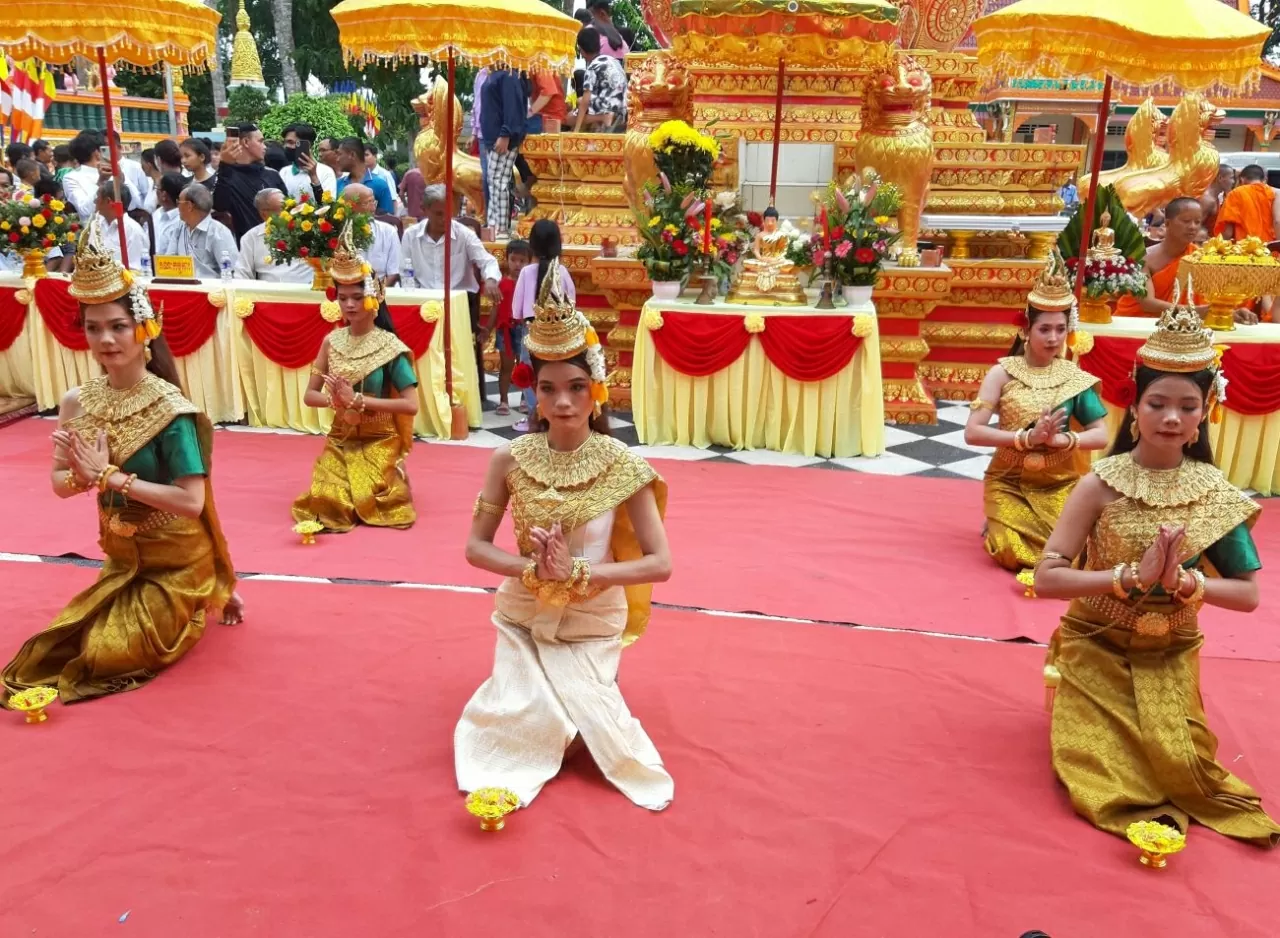 Người Khmer Nam Bộ luôn giữ gìn và phát huy bản sắc văn hóa dân tộc. (Ảnh: Phương Nghi) Người Khmer Nam Bộ luôn giữ gìn và phát huy bản sắc văn hóa dân tộc. (Ảnh: Phương Nghi)