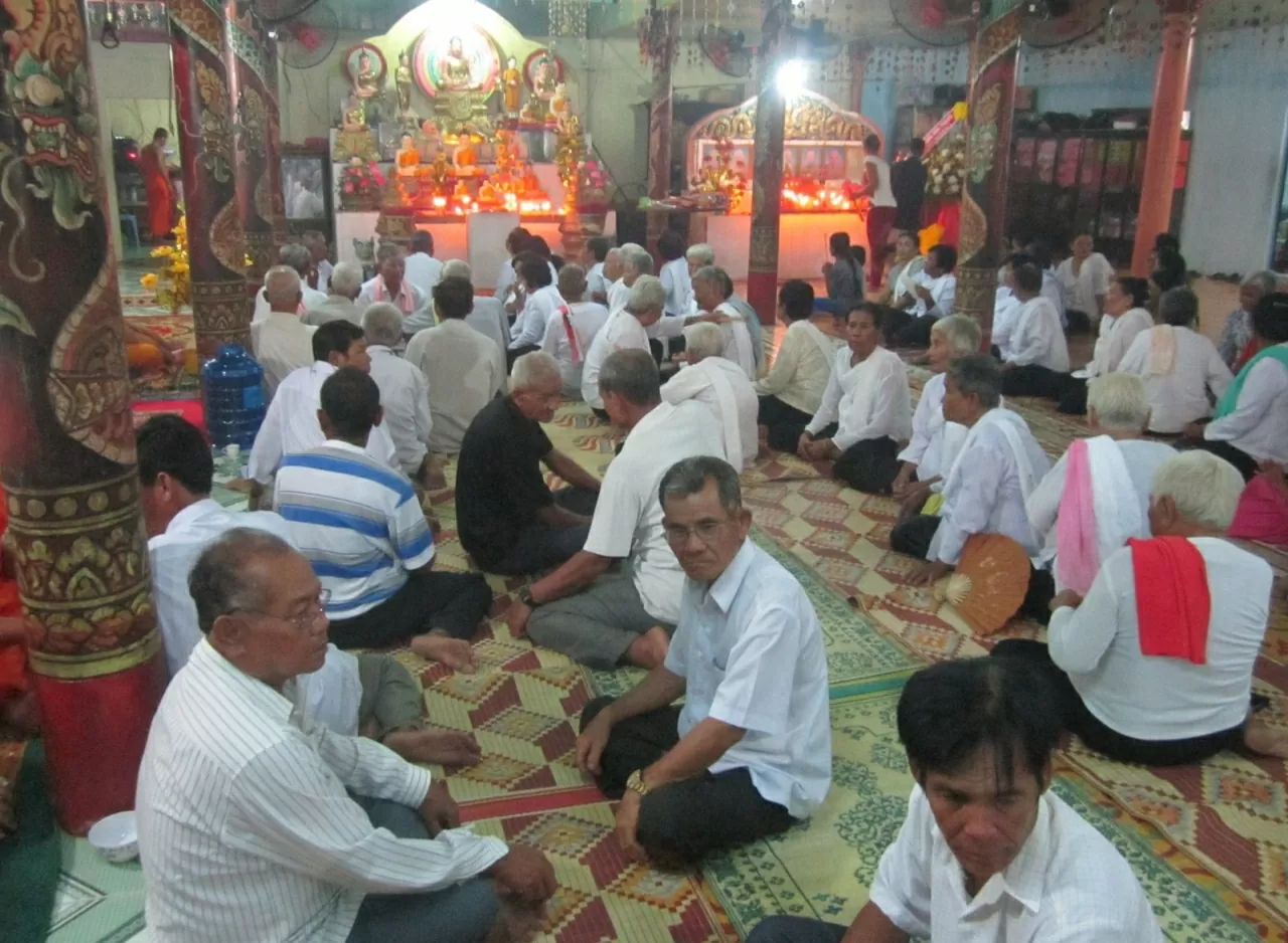 Người Khmer hay đến chùa trong những ngày đầu năm. (Ảnh: Phương Nghi) Người Khmer hay đến chùa trong những ngày đầu năm. (Ảnh: Phương Nghi)