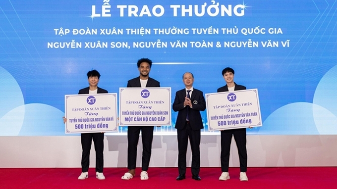 Góp công lớn giúp đội tuyển Việt Nam vô địch ASEAN 2024, Xuân Son nhận thưởng 'khủng' từ ông bầu