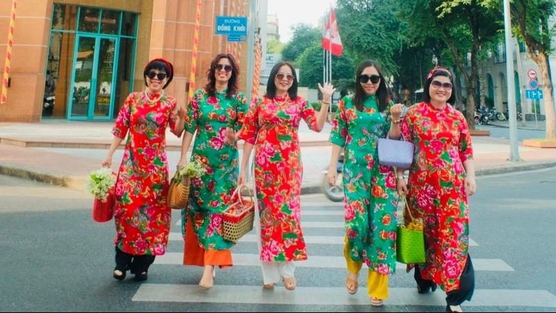 Họa tiết 'chăn con công' gây sốt mỗi dịp Tết đến Xuân về