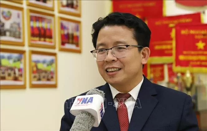 Học giả Lào: Bí quyết thành công của Việt Nam là sự lãnh đạo sáng suốt của Đảng Cộng sản Học giả Lào: Bí quyết thành công của Việt Nam là sự lãnh đạo sáng suốt của Đảng Cộng sản