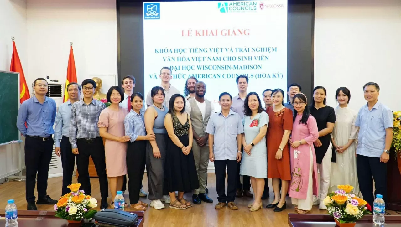 Lan toả tiếng Việt và văn hoá Việt Nam ra thế giới Lan toả tiếng Việt và văn hoá Việt Nam ra thế giới