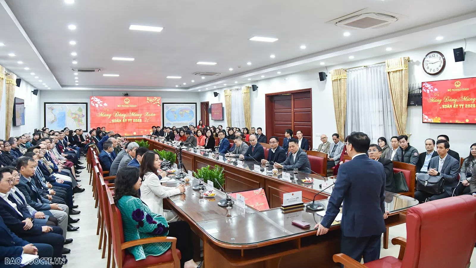 Ngành Ngoại giao tranh thủ tối đa cơ hội, phát huy thành quả và vị thế mới, đổi mới sáng tạo, quyết tâm giành nhiều thắng lợi mới