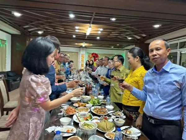 Không khí đón Tết Ất Tỵ 2025 đậm đà bản sắc dân tộc tại Khon Kaen, Thái Lan