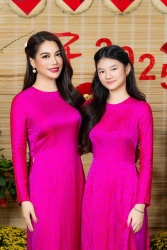 Diễn viên Trương Ngọc Ánh được khen 'như hai chị em' bên con gái