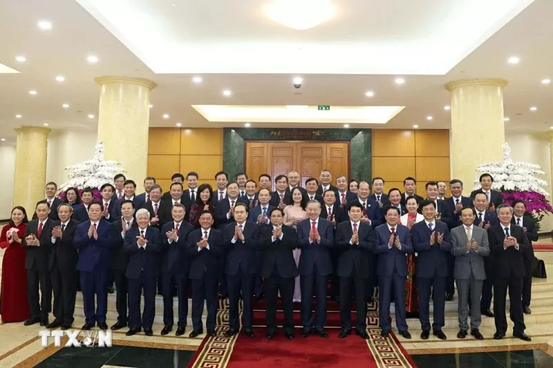 Tổng Bí thư Tô Lâm trao Quyết định của Bộ Chính trị cho Đảng bộ trực thuộc Trung ương Tổng Bí thư Tô Lâm trao Quyết định của Bộ Chính trị cho Đảng bộ trực thuộc Trung ương