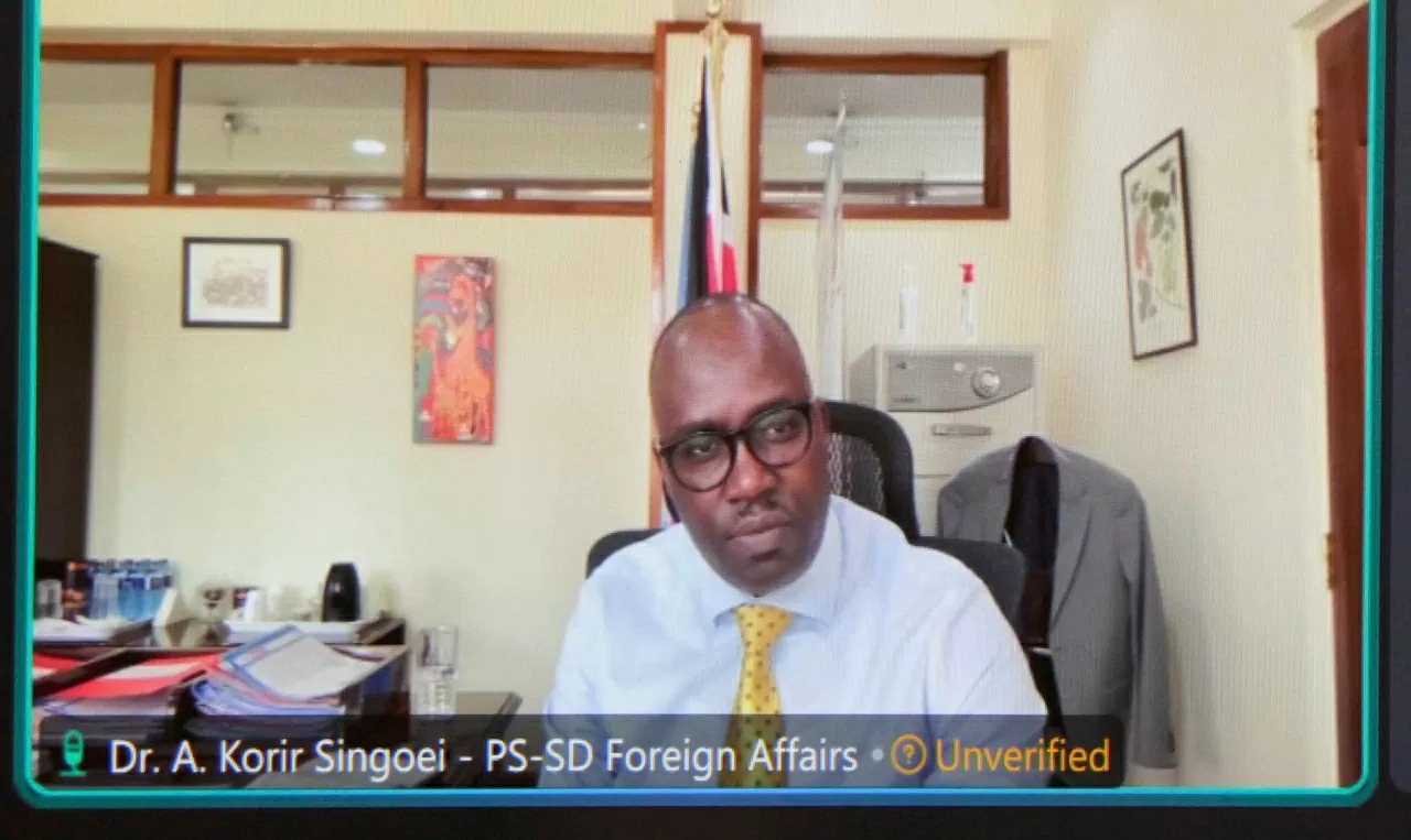 Thứ trưởng Abraham Korir SingOei bày tỏ ấn tượng trước các thành tựu phát triển kinh tế - xã hội của Việt Nam. (Ảnh: Thành Long)