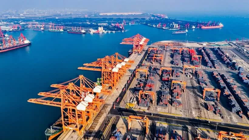 Quang cảnh cảng hàng hóa tại tỉnh Hà Bắc, Trung Quốc. (Nguồn: Tân Hoa xã) Quang cảnh cảng hàng hóa tại tỉnh Hà Bắc, Trung Quốc. (Nguồn: Tân Hoa xã)